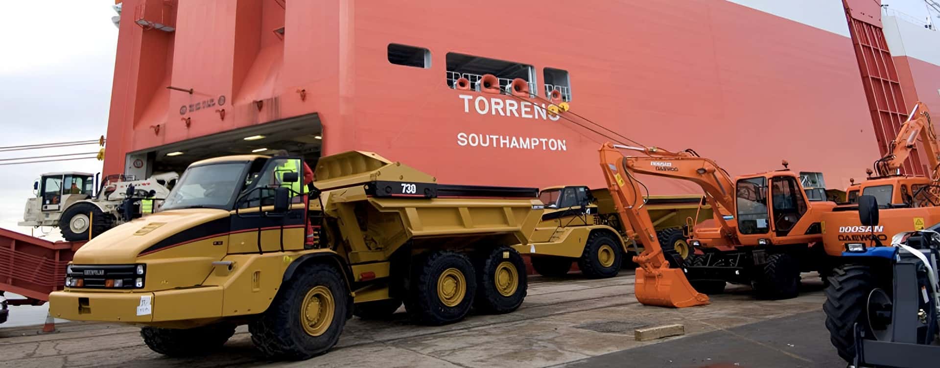 Heavy vehicles near a RoRo ship